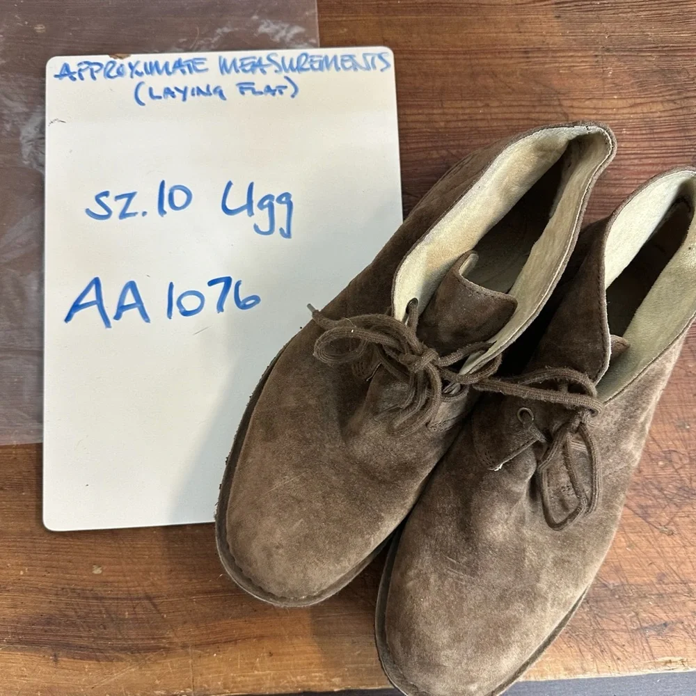 UGG Leighton Chukka Boots Men’s 10 – Suede Comfort Casual Everyday